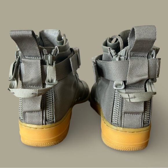 Women’s Nike SF AF1 MID Air Force 1 - Stucco Green Size 9 - Picture 5 of 8